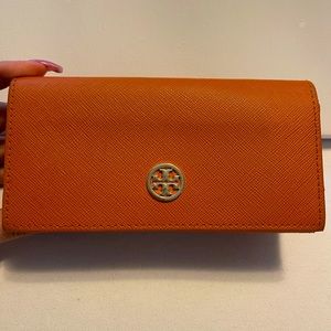 Tory Burch Glasses Case
Pre-owned good condition